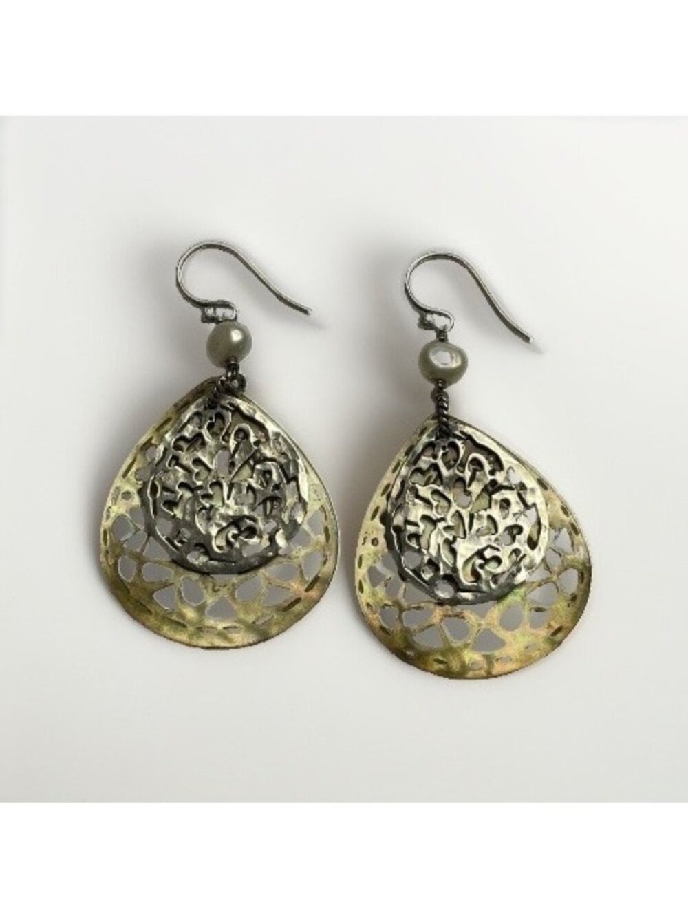 Silpada Carved Shell Pearl 925 Sterling Silver Teardrop Earrings W1525 Filigree